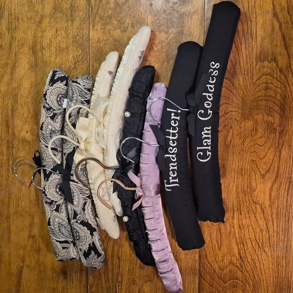 Unbranded Accessories - BEAUTIFUL Retro Fabric Padded Garment Hangers, Set of 8